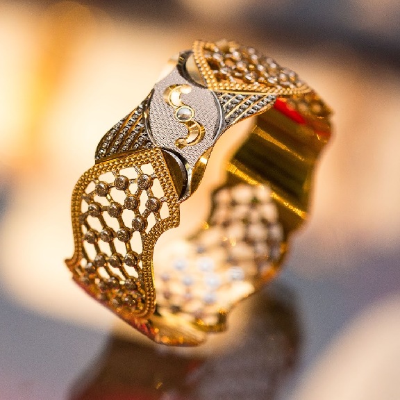  intricate filigree gold ring
