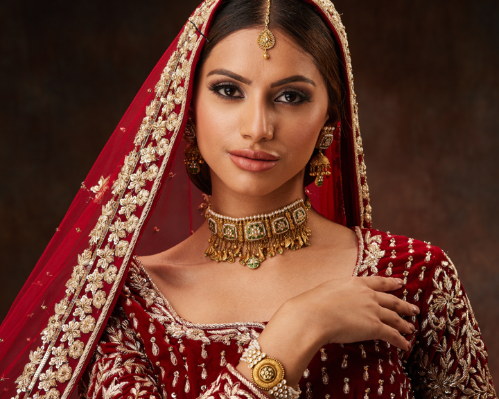 UK-Asian bride wearing lightweight bridal gold set