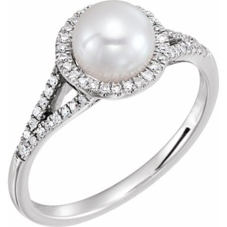 14k White Cultured White Freshwater Pearl & 1/6 Ctw Natural Diamond Ring
