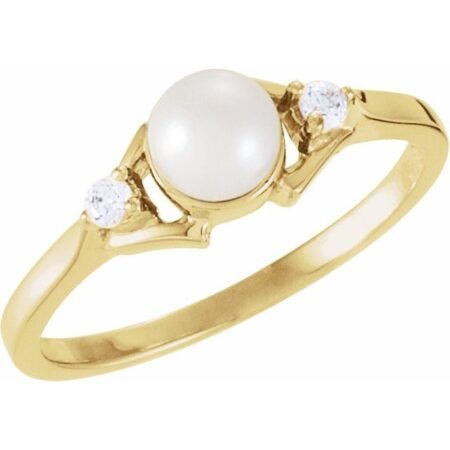 14k Yellow Cultured White Akoya Pearl & .06 Ctw Natural Diamond Ring